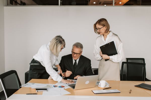 10 stratégies pour séduire les meilleurs commerciaux